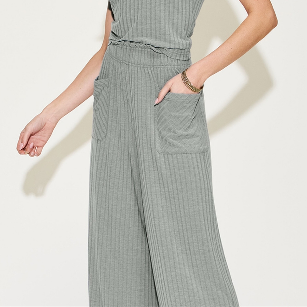 Gray Ribbed Tank and Wide Leg Pants Set - Picture 8 of 10